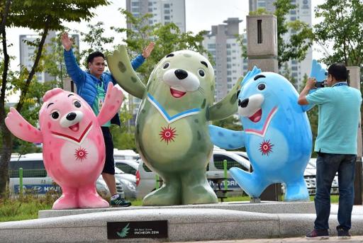 Thousands gather in Incheon ahead of Asian Games opening