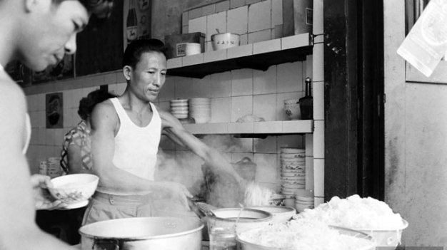 Chinese breakfast, tea shops still appeal in Vietnam metropolis