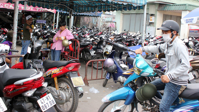 HCMC offers free parking for student bus passengers