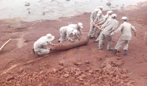 500-kg bomb exposed on riverbank in northern Vietnam