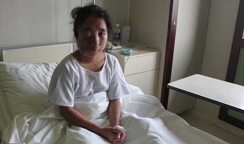 American doctor returns to Vietnam, removes tumors from five patients