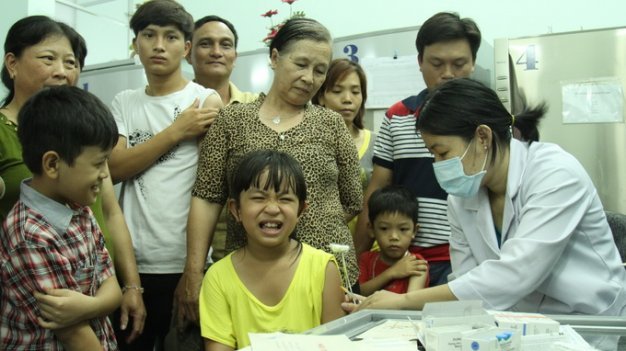 Free measles-rubella vaccinations start in Ho Chi Minh City