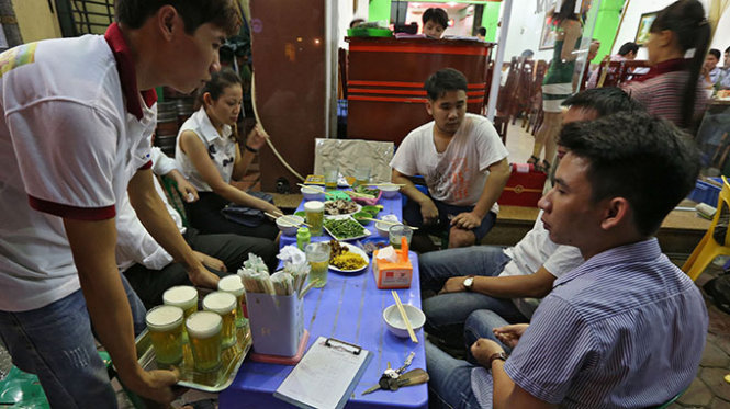 Vietnam drops proposal to ban sidewalk beer sales