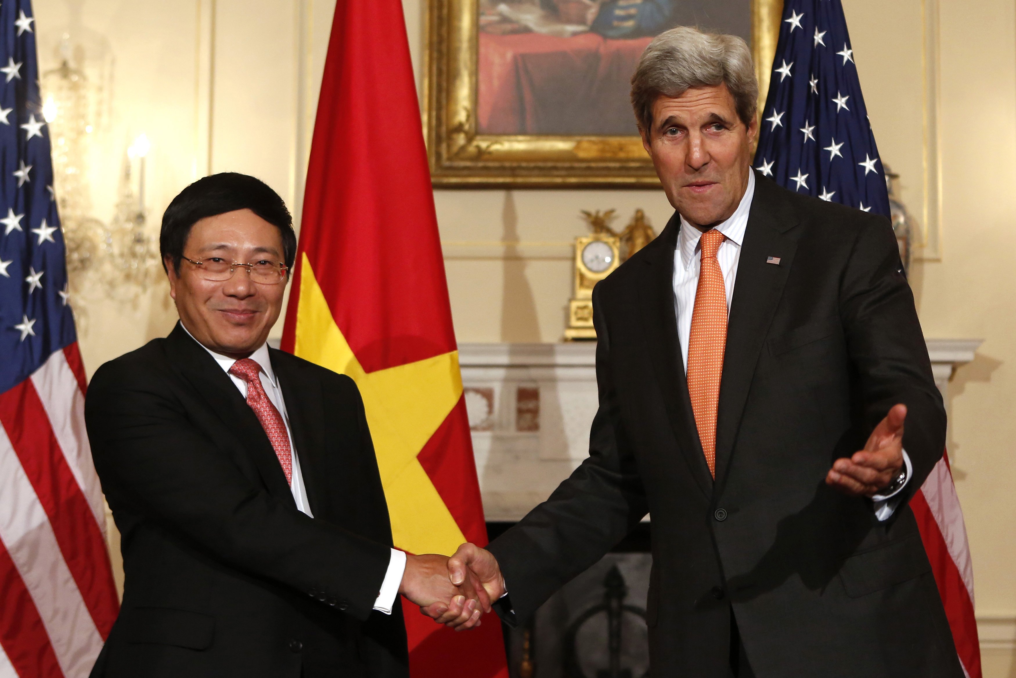 U.S. eases arms embargo against Vietnam for maritime security
