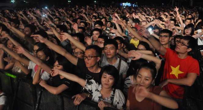 Int’l Monsoon Music Festival rocks thousands in Vietnam capital