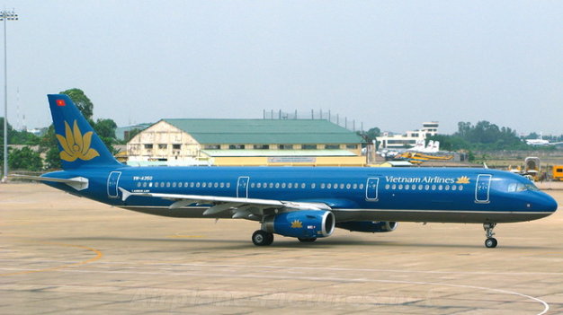 Vietnam plane makes emergency landing as S. Korean passenger faints