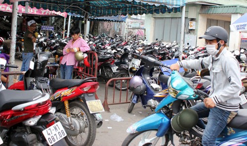 HCMC offers free parking for student bus passengers
