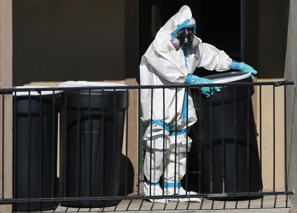 U.S. to toughen Ebola screening at airports