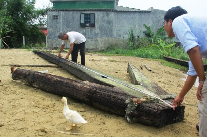 Ancient wooden anchor discovered in central Vietnam