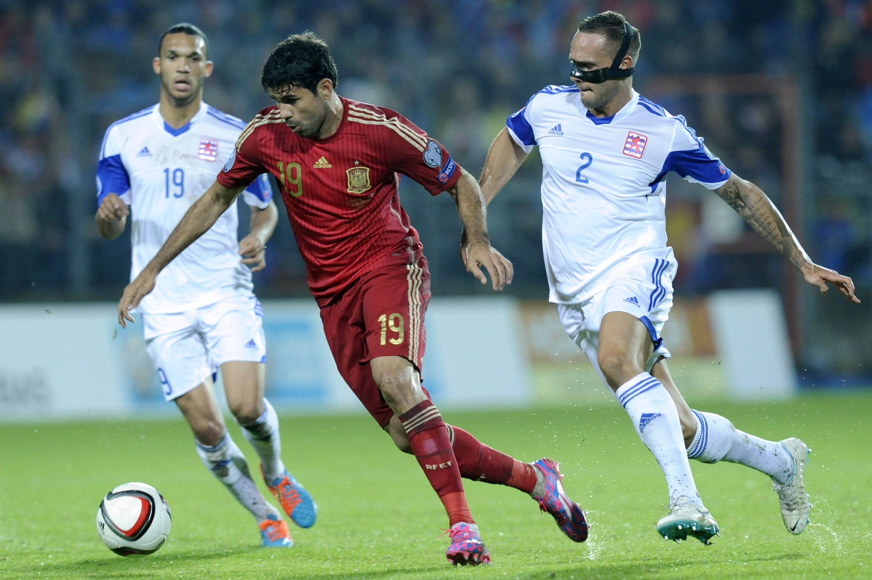 Costa ends drought as Spain ease past Luxembourg