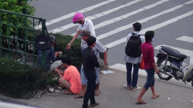 Drug trade around bus station in Saigon rampant despite police efforts