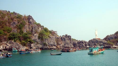 2 Cambodians die in boat collision in Vietnam’s waters