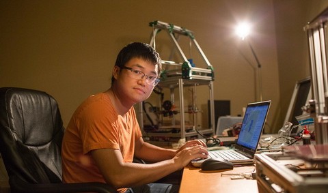Vietnamese engineer builds low-cost 3D printer