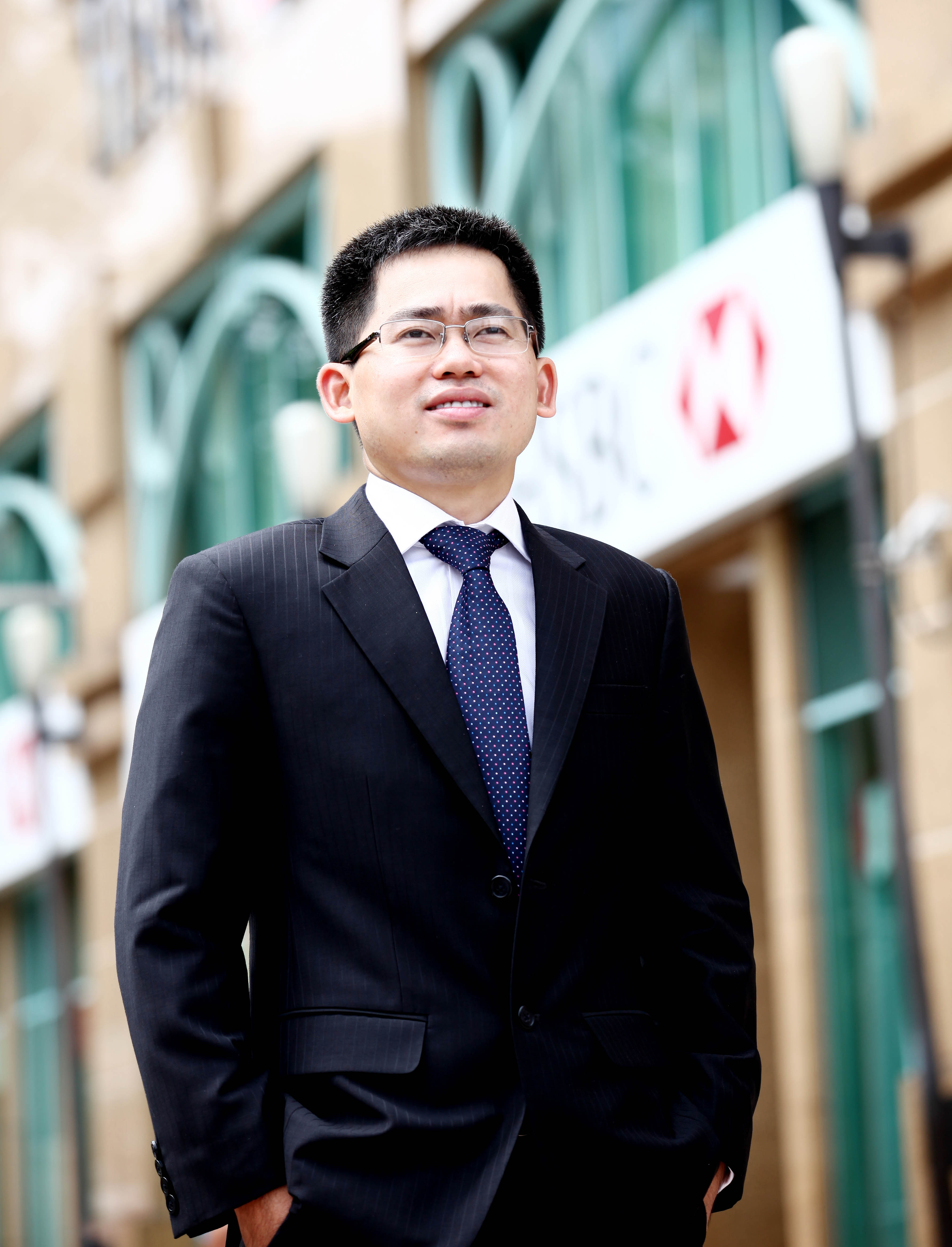HSBC appoints first local chief executive officer for HSBC Bank Vietnam