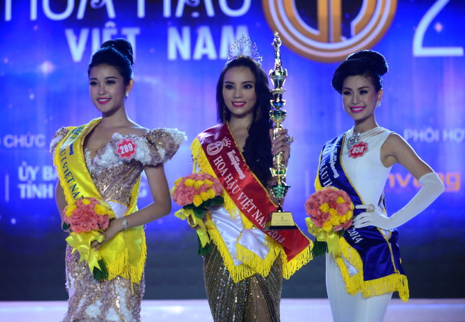 Newly crowned Miss Vietnam faces heated controversy over looks