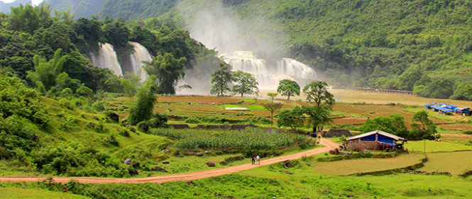 Resort, pagoda overlooking world’s fourth largest border waterfall open in northern Vietnam