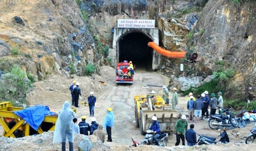 Rescuers struggle to save 11 trapped in Vietnam tunnel collapse