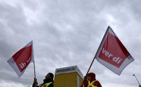 Amazon workers in Germany extend strike