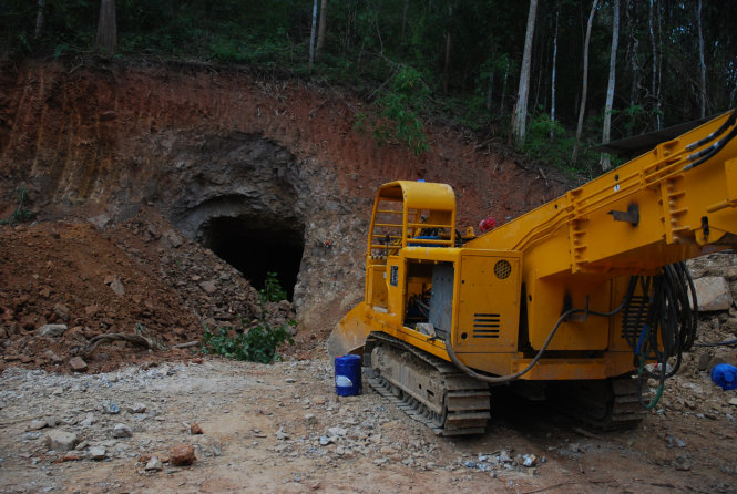 Foreigner allegedly killed by falling rocks at illegal mining site in Vietnam