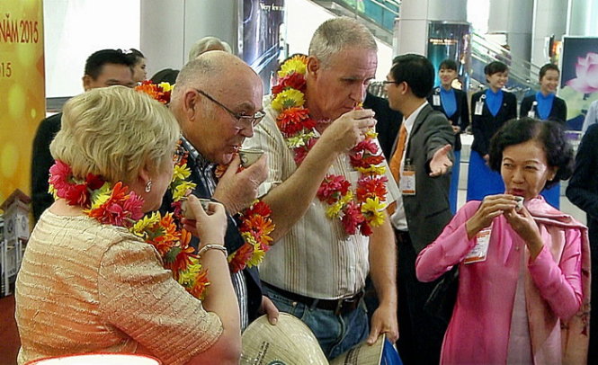 Vietnam warmly welcomes thousands of foreign tourists on New Year’s Day