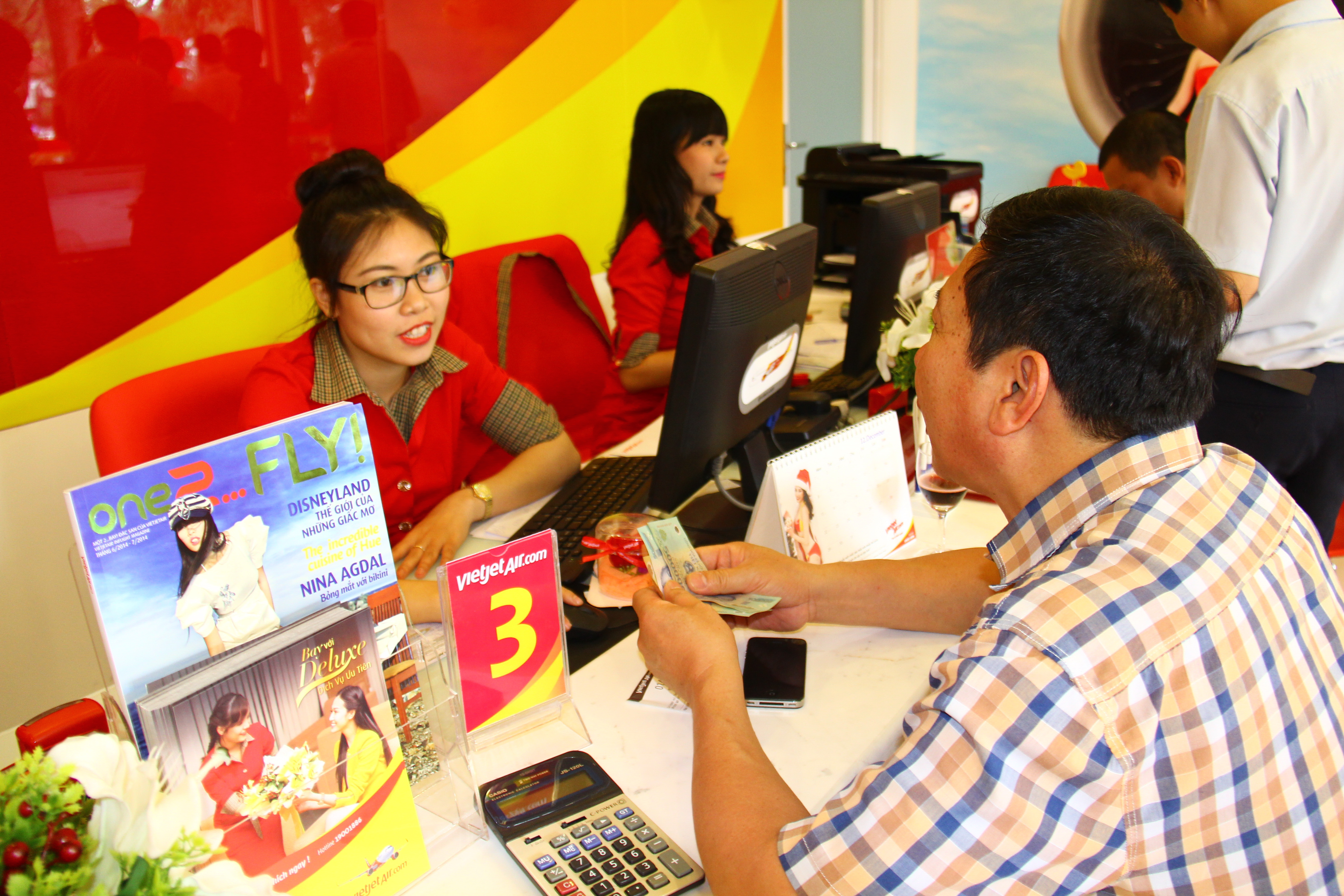 For a month, travelers can snap up airfares for zero dong with Vietjet