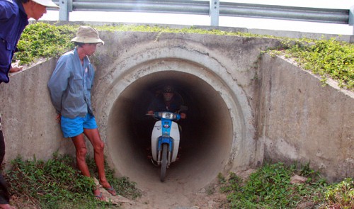 Vietnam to build side road to stop drivers crossing expressway through drainage sewer