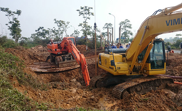 Hanoi water pipeline breaks and leaks 10 times within 35 months
