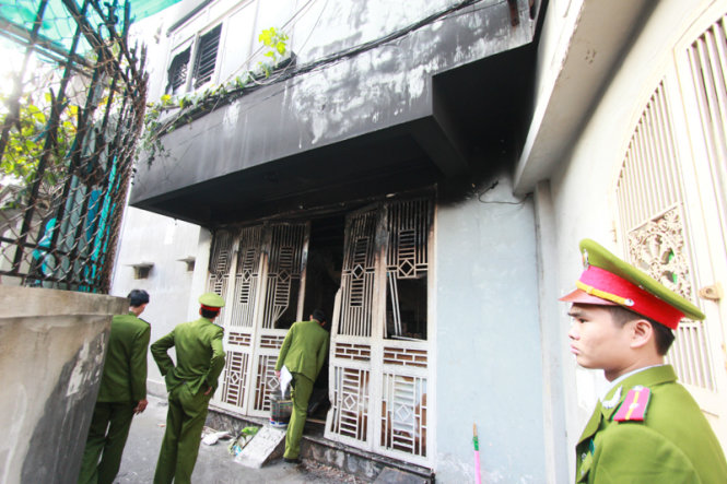 Five-member family rescued from morning fire in northern Vietnam