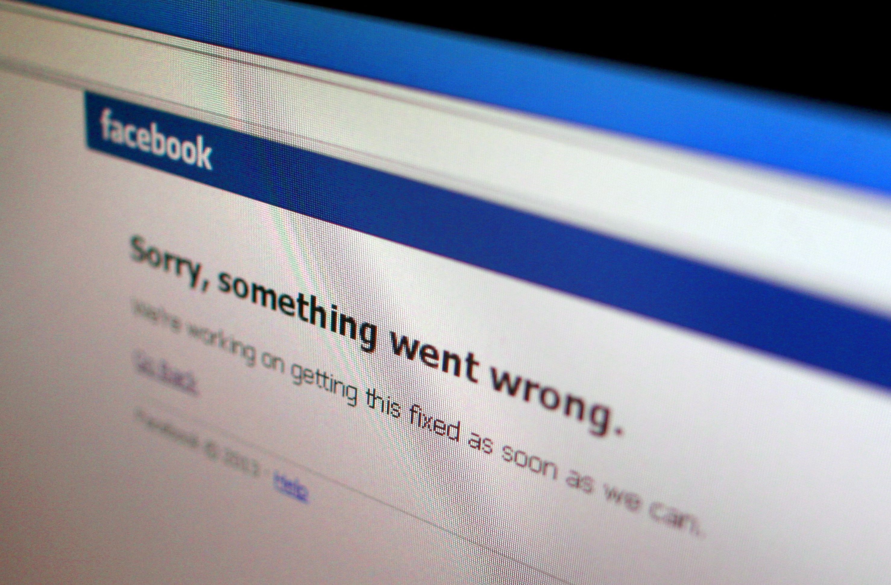 Facebook says to blame for temporary outages of its sites