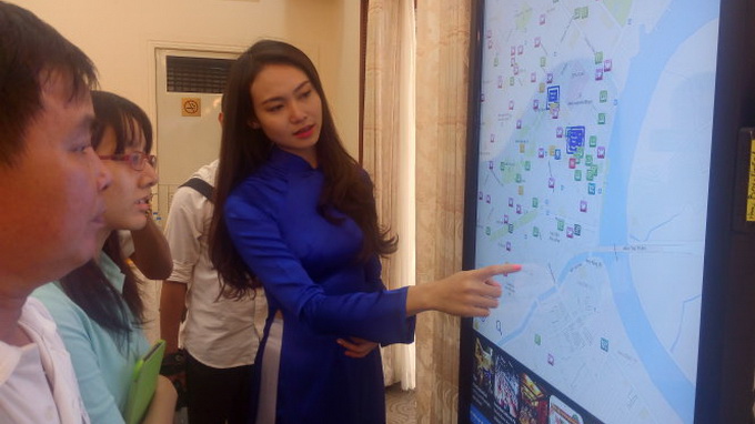 Ho Chi Minh City pilots smart information stations to help tourists