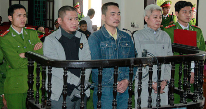 Vietnam sentences two to death for trading 38 kg heroin