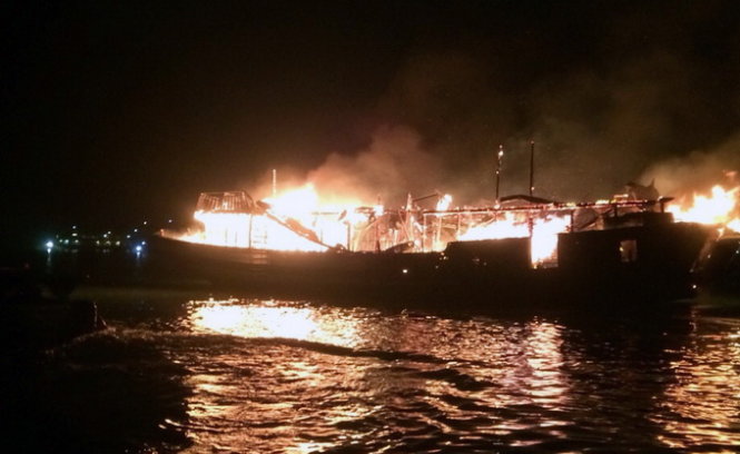 Vietnam province suspends ship service after fire in Ha Long Bay