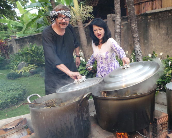 Overseas Vietnamese celebrate Tet at home (photos)