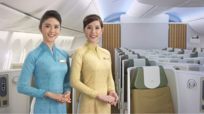 Vietnam Airlines introduces new crew uniforms