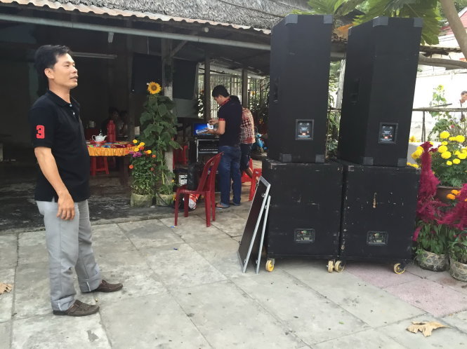 Karaoke singing with full-capacity speakers maddens residents in southern Vietnam