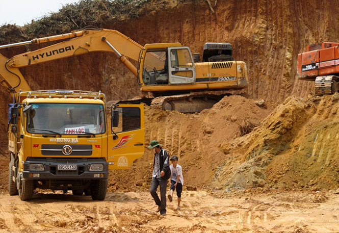 Authorities order halt to agricultural land work in central Vietnam over complaints
