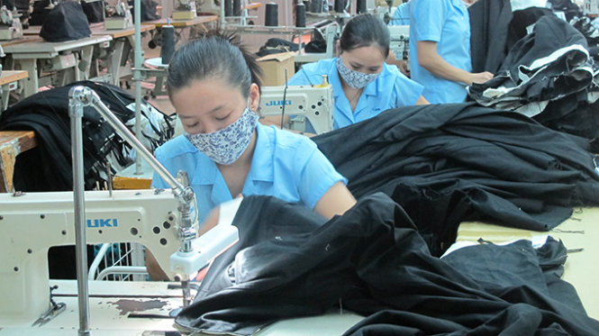 Vietnamese firms advised to rescue themselves as soaring dollar hurts export