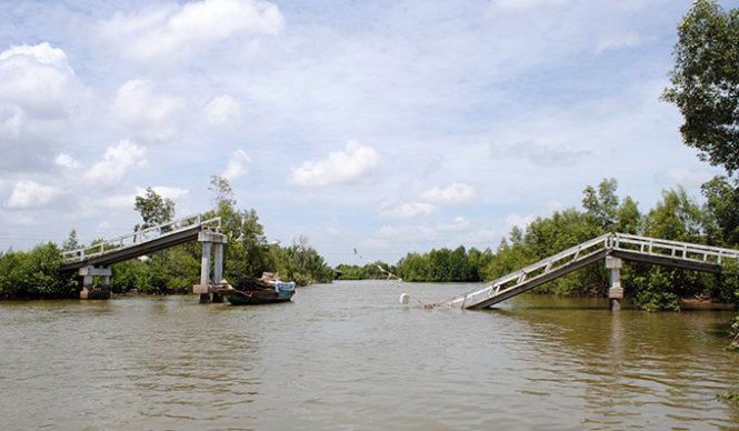 Poorly built bridges at risk of collapse in southern Vietnam