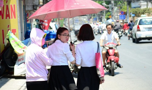 Hot weather to last till mid-April in southern Vietnam