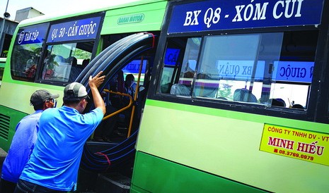 Shabby buses unwelcoming in Vietnam