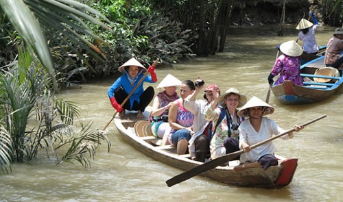 Why do small issues result in enormous damage to Vietnam tourism?
