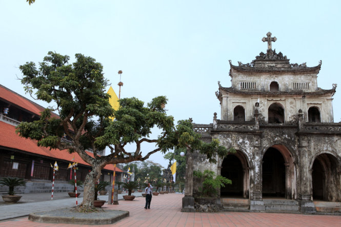 Part of the Phat Diem Stone Church, which nestles in Ninh Binh Province's Kim Son District, located some 120 kilometers south of Hanoi.