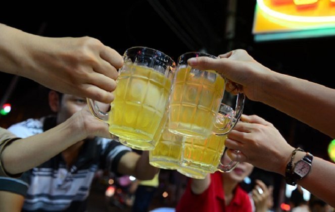 Vietnamese down 3.8 billion liters of beer in 2016