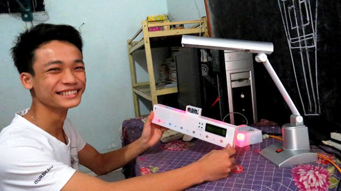 Vietnamese student creates low-cost device to prevent scoliosis, myopia
