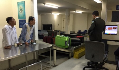 Passengers beware! Customs officers reportedly wrest money for gifts taken out of Vietnam