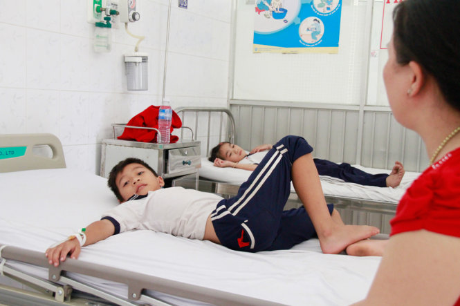 15 primary school students hospitalized for food poisoning symptoms in Vietnam
