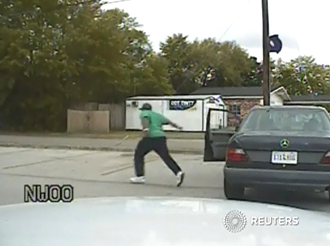New video shows S.Carolina man fleeing traffic stop before shooting