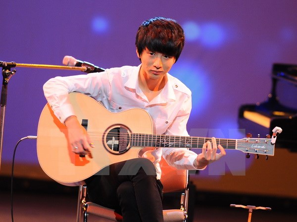 19-year-old Korean guitar prodigy to perform in Vietnam next week