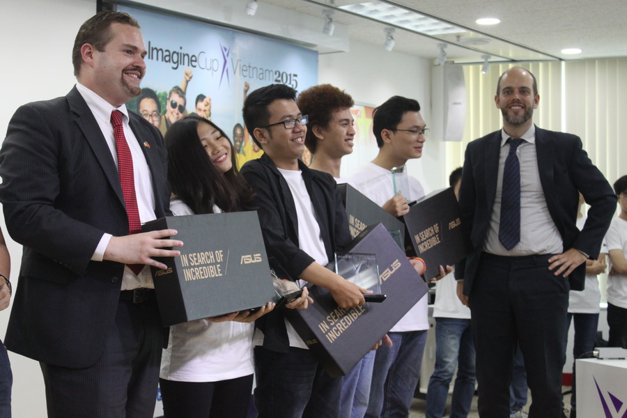 Microsoft, USAID announce winners of technology contest in Vietnam