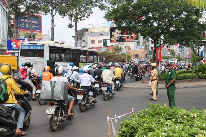 Plan to block streets in downtown Saigon abruptly delayed to April 24